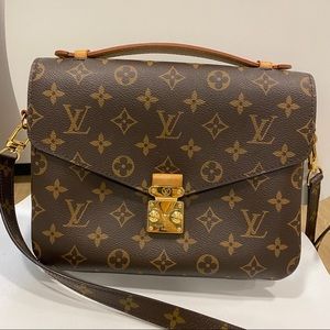 Louis Vuitton Monogram Pochette Metis